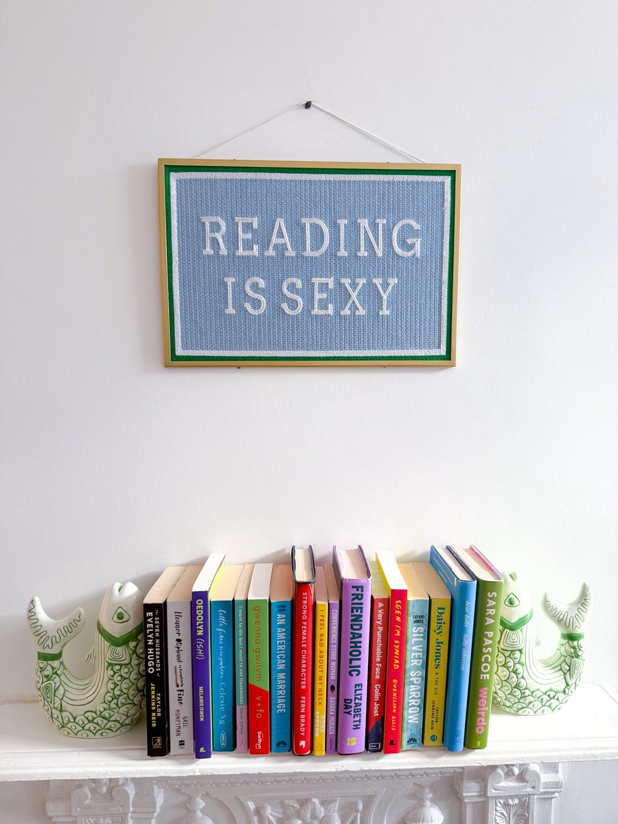 MelOwenComedy's tweet photo. Very pleased with this morning’s tiny bit of DIY 📚 https://t.co/kqIycCzG38