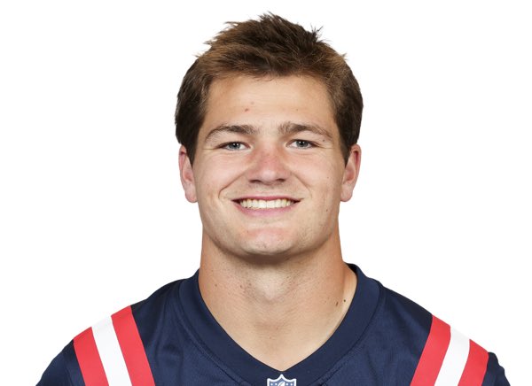 _TTSports_'s tweet photo. 🏈TOUCHDOWN PATRIOTS🏈

Drake Maye scrambles for a 6 yard TD after the takeaway. 

Broncos 7 - Patriots 7

2:10 left in the half. https://t.co/heICToSqar