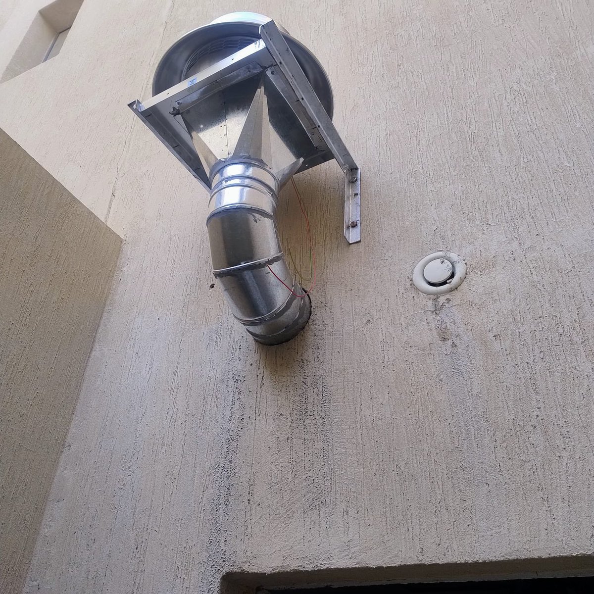 hvacnasmat's tweet photo. افضل شركة تركيب شفاط مطبخ بالرياض 0509274867 https://t.co/0sqCJqpGQV