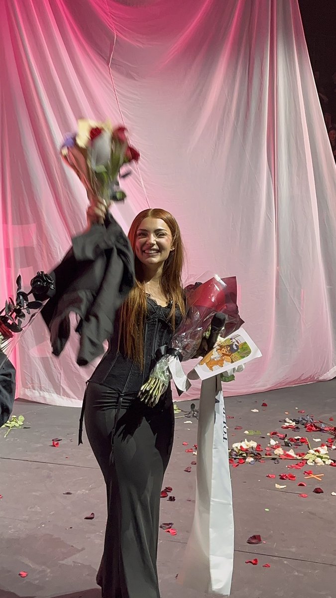 se merece todo lo bueno k le pase