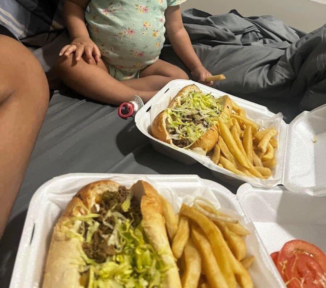 Hoopss's tweet image. Me when i have kids cus I’m not sharing 😂😂😂😭