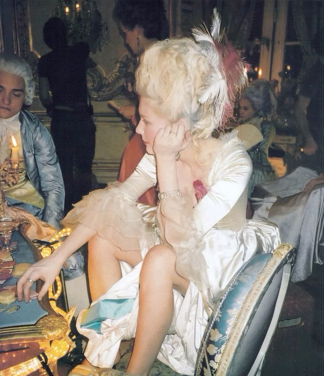 retrocvnty's tweet image. Obsessed with these behind the scenes pictures from Sofia Coppola’s Marie Antoinette