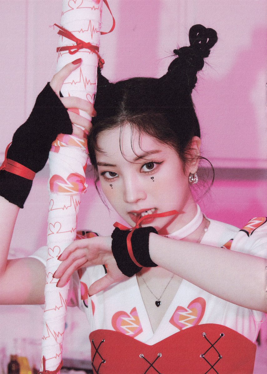sweet9_venus's tweet photo. [SCAN] Formula of Love: O+T= <3 Result File ver. "Photobook" - Dahyun

#TWICE #트와이스 #ONCE #원스
#DAHYUN #다현
#FormulaOfLove #SCIENTIST https://t.co/z5nacEmJJD
