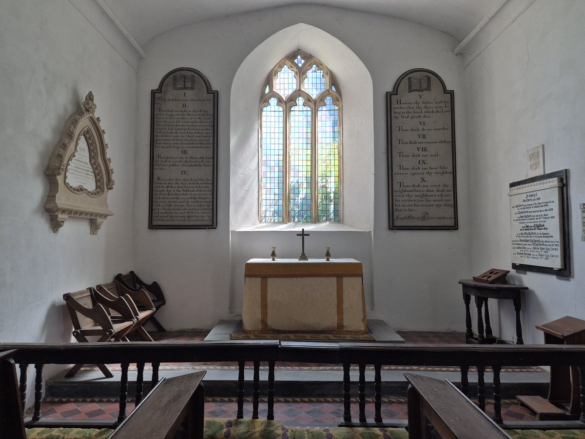 TheHistoryMouse's tweet image. Sanctuary...

The winner from the #ScamperDownTheSomersetCoast #HuntspillToKilve leg proves once again that #LessIsMore. A divine light. #AllSaintsOtterhampton