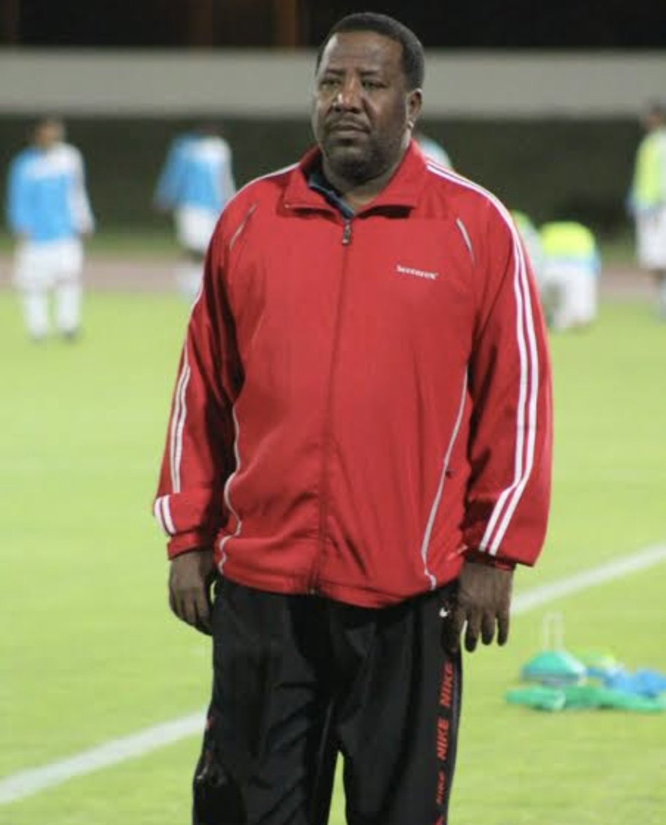 #نادي_ظفار هم الحل في إنقاذ ماتبقى من جولات الزعيم كابتن يونس أمان 
كابتن صالح عبدربه

(مع طلوع جهاز الفني والإداري )