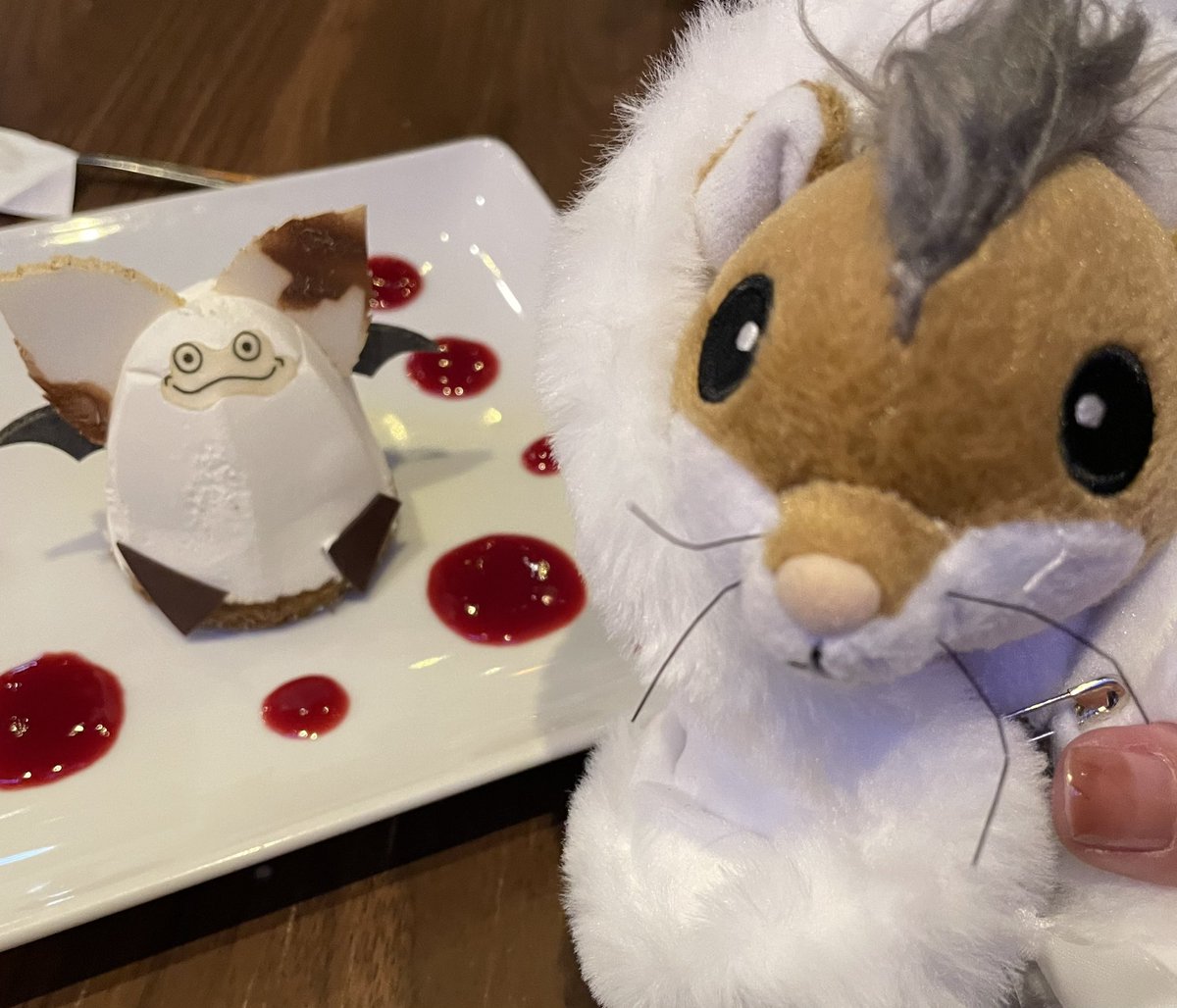 昨日のイベントお疲れ様でした
売り子でお邪魔しただけでしたが私の本をお手に取ってくださった方ありがとうございました！
アフターはまたまたルイーダでした！お風呂に入ってぴかぴかになったとぽちとパシャリ