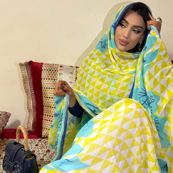 ملحفتي مش بس لباس، هي فخر وهويّة 💛🌸