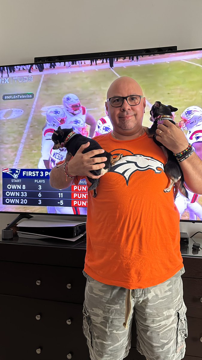 BETOCALO_183's tweet photo. Vamos Broncos. Saludos desde Veracruz https://t.co/u0lTffkzh0
