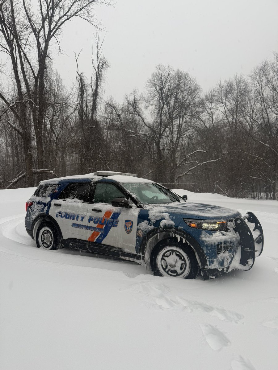 wcpdpba's tweet photo. 🚨 WCPD PBA: It’s deep &amp; still falling hard across Westchester. Roads are hazardous—stay off them if possible. Stay home, stay safe, stay warm. Shoveling? Take breaks &amp; watch for ice. State of Emergency active.
We got your back! https://t.co/dnkTrMCO59