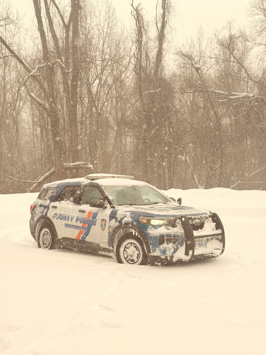 wcpdpba's tweet photo. 🚨 WCPD PBA: It’s deep &amp; still falling hard across Westchester. Roads are hazardous—stay off them if possible. Stay home, stay safe, stay warm. Shoveling? Take breaks &amp; watch for ice. State of Emergency active.
We got your back! https://t.co/dnkTrMCO59