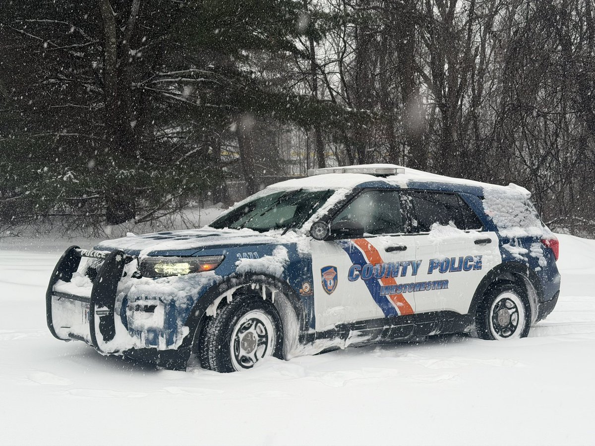 wcpdpba's tweet photo. 🚨 WCPD PBA: It’s deep &amp; still falling hard across Westchester. Roads are hazardous—stay off them if possible. Stay home, stay safe, stay warm. Shoveling? Take breaks &amp; watch for ice. State of Emergency active.
We got your back! https://t.co/dnkTrMCO59