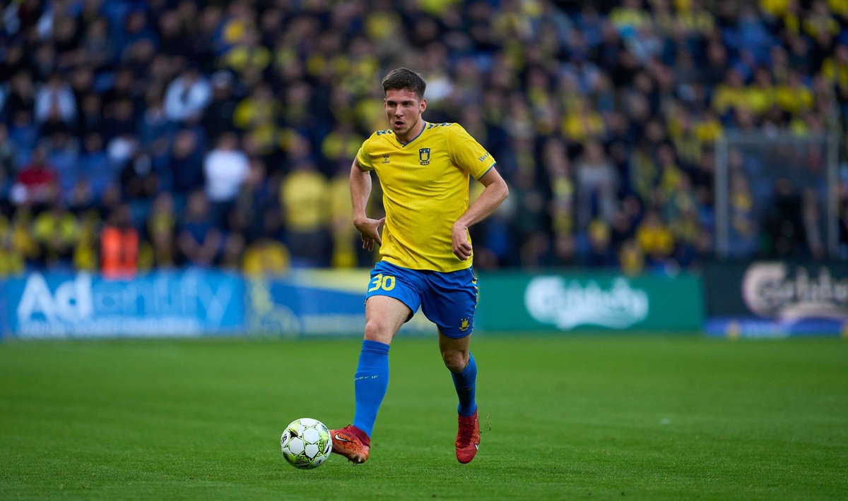 DanielKB__'s tweet image. Brøndby havde besluttet ikke at tage Jordi Vanlerberghe med på træningslejr, men da et potentielt skifte ikke materialiserede sig, blev forsvarsspilleren fløjet til Portugal – TV 2 Sport skriver, at belgieren er "ude i kulden" og skal træne med U19-holdet. #sldk #brøndby