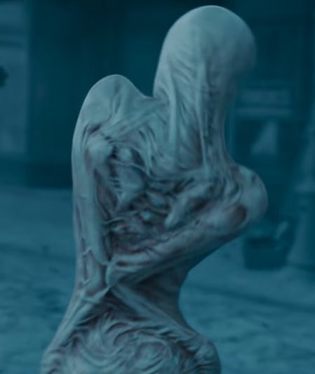 JoshTheMedic's tweet image. Not to beat a dead horse but the lying figure/patient demon looked way better in the first film. Idk, at least to me, it looked like an otherworldly abomination but in rtsh it’s obvious it’s just a girl wearing a cheap nylon suit with her arms cgi’d out. 

#ReturnToSilentHill 🌫️