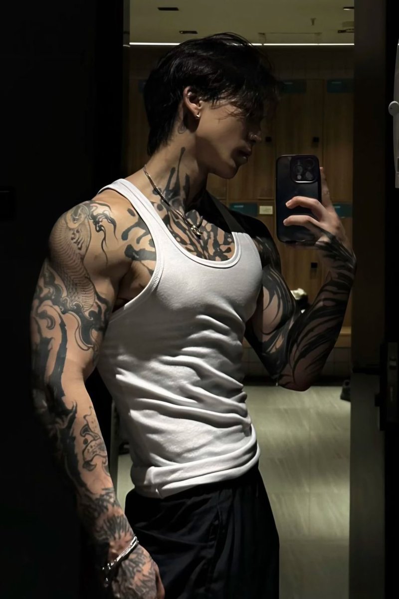 ' 𝕮𝐡𝐨𝐬𝐨 𝐊. tweet media