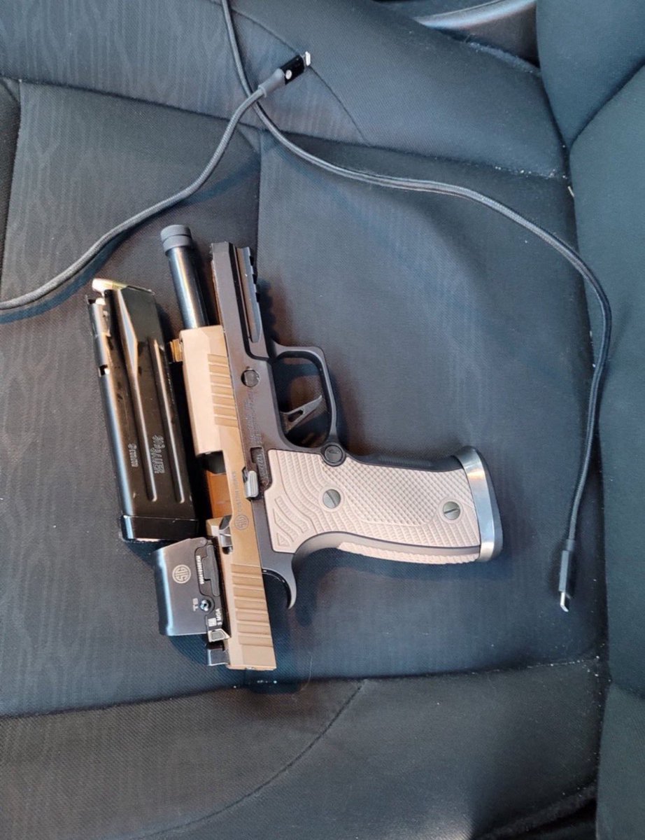 VetWarrior76's tweet image. Here are the irrefutable FACTS:

1. Pretti brought a firearm to the riot
2. Pretti obstructed legit LE actions
3. Pretti violently resisted arrest

Pretti committed felonies. PERIOD. No amount of emotionally-manipulative agitprop changes that fact.