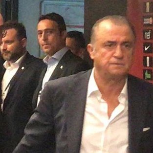 🔸 Ali Koç isimli şahsın Okan Buruk'u tehdit etmesi hakkında

Fatih Terim: "Her zaman denk gelmez. Keşke bana denk gelseydi." (İbrahim Seten)