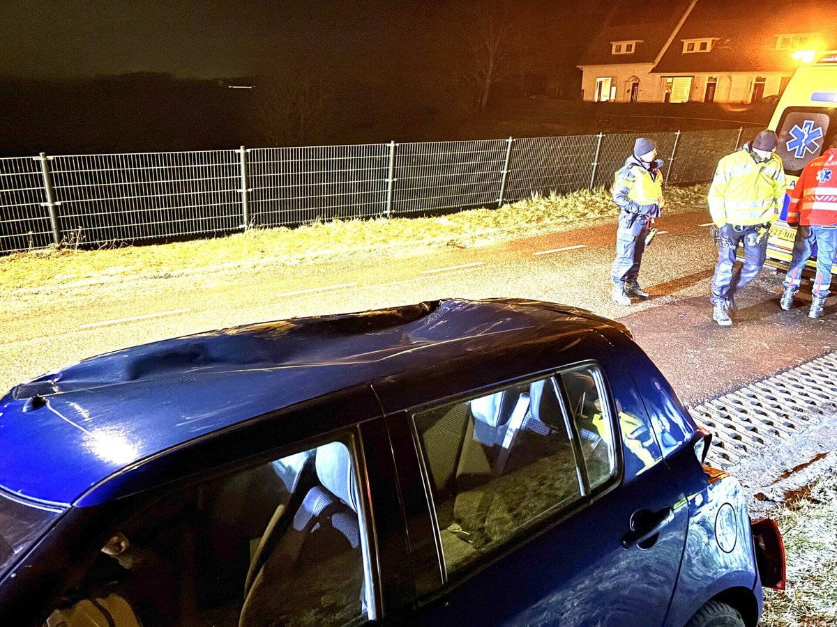 Veel schade bij éénzijdig verkeersongeval op de Zuiderdijkweg