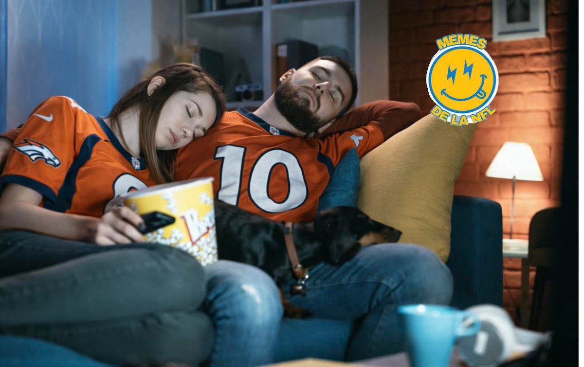 NacionMemesNFL's tweet photo. Que buen juego defenzzzzzzzivo 😴😴😂😂😂😂 https://t.co/QJ1SHeIgGq