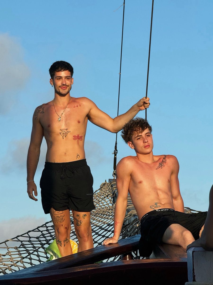 choquei's tweet image. 🚨VEJA: Homens afeminados são desejados por mulheres cansadas de ‘hétero top’, diz estudo.