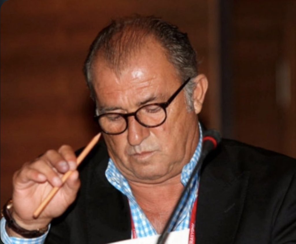 "acilmamakta israr eden pencereyi duvardan saymak gerekir"