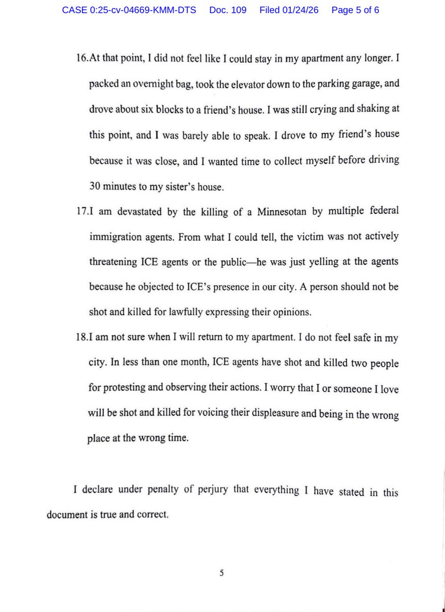 allenanalysis's tweet image. 🚨HOLY FU*KING HELL: A physician’s sworn affidavit just destroyed the official narrative.

He says he ran to the scene, identified himself as a doctor, and BEGGED to help Alex Pretti.

ICE agents blocked him, demanded a physician’s license, and still weren’t performing CPR.

When…