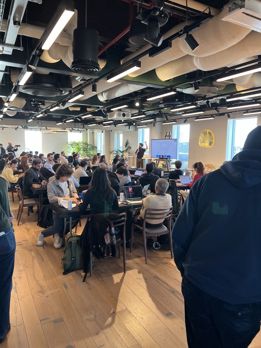 Aleksei Naumov tweet media