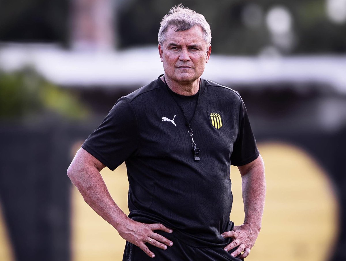 🟡⚫️ Peñarol volverá a los entrenamientos este lunes a las 17:30, con el objetivo de comenzar a preparar el primer clásico del año ante Nacional (próximo domingo por la Supercopa en el Centenario).

➡️ En la semana habrá atención a la prensa exclusivamente por parte de Diego