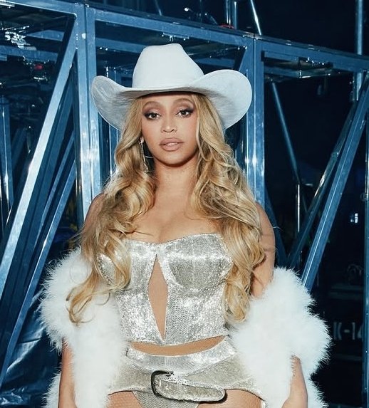 RedMedia_us's tweet image. Beyoncé sent flowers to congratulate the family she helped with a gender reveal at the COWBOY CARTER Tour after welcoming their cowboy 🤠❤️