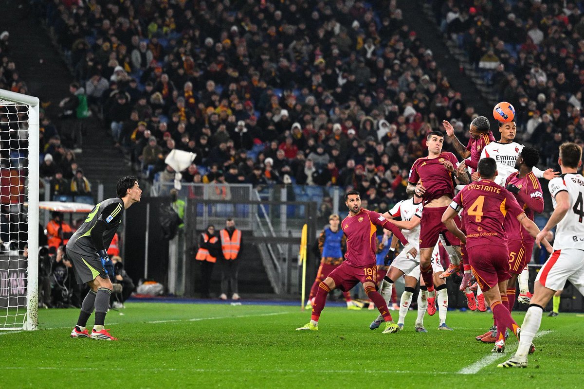 RaiNews's tweet photo. #SerieA, #RomaMilan 1-1: in parità la sfida per la Champions
Gli altri risultati: #JuventusNapoli 3-0; #InterPisa 6-2; #FiorentinaCagliari 1-2; #ComoTorino 6-0; #AtalantaParma 4 a 0; #GenoaBologna 3 a 2.
Segui la cronaca testuale su https://t.co/RtfiTkZNFJ...... https://t.co/jhLymzD02B