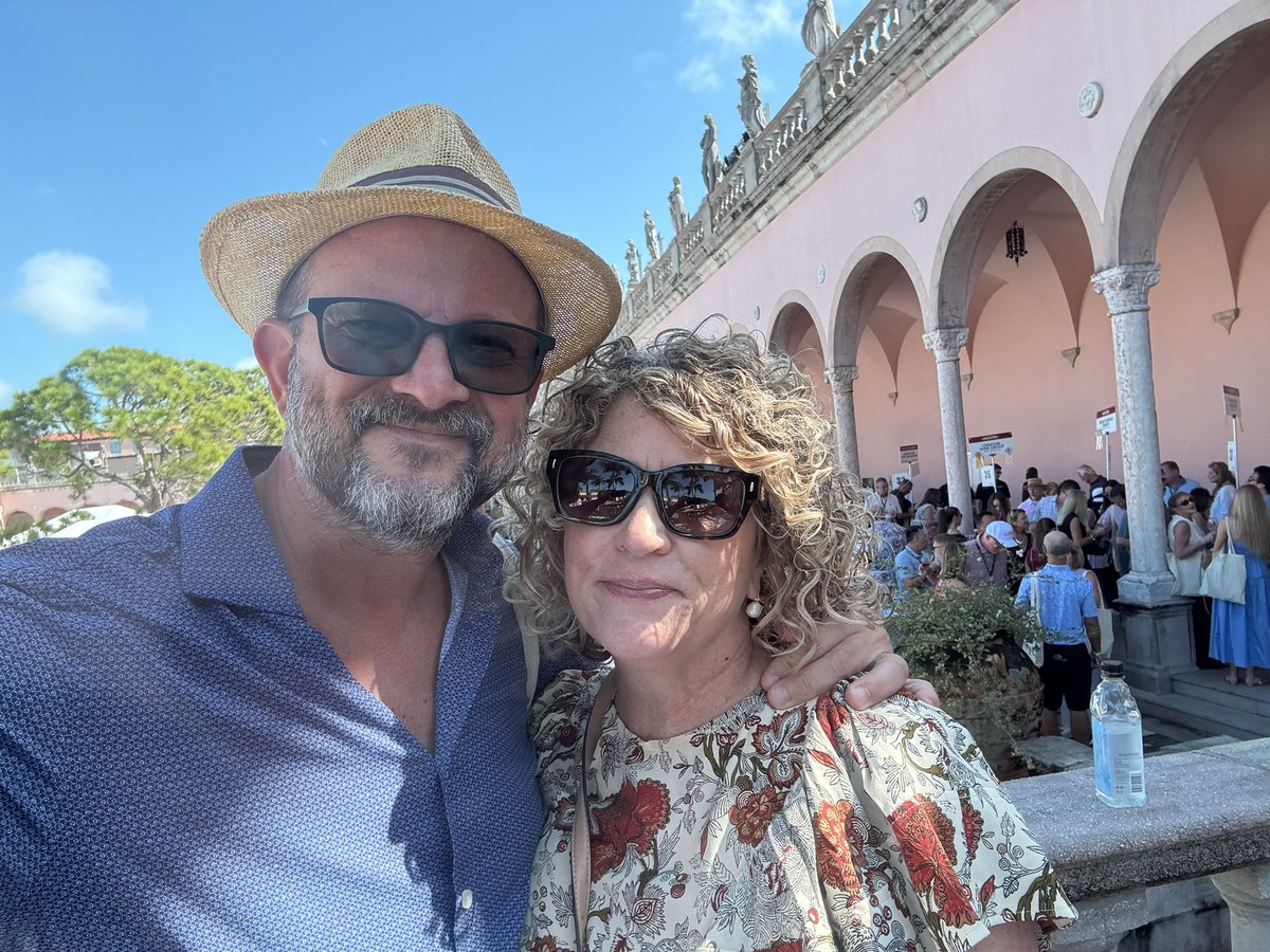 divindaze's tweet photo. Wonderful afternoon at Forks &amp; Corks. @HeraldTribune @DutchCrafters @WineSpectator https://t.co/pM47LVxMdz