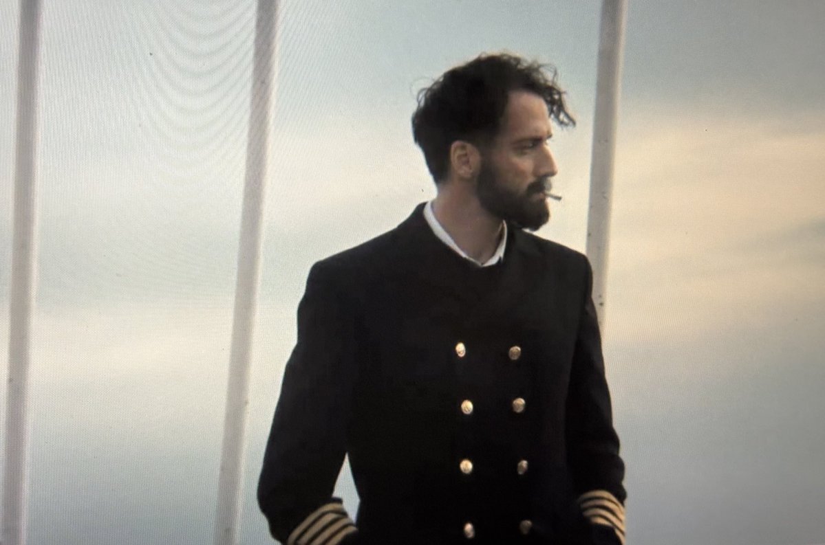 Πάντως η <a href="/ertofficial_/">ΕΡΤ</a> το έχει πιάσει το νόημα. Ανοίγεις πρωί,μεσημέρι βράδυ παίζει Ανδρέα Κωνσταντίνου. Ιδιωτικά φάτε τη σκόνη της🤣 #HMegaliXimaira