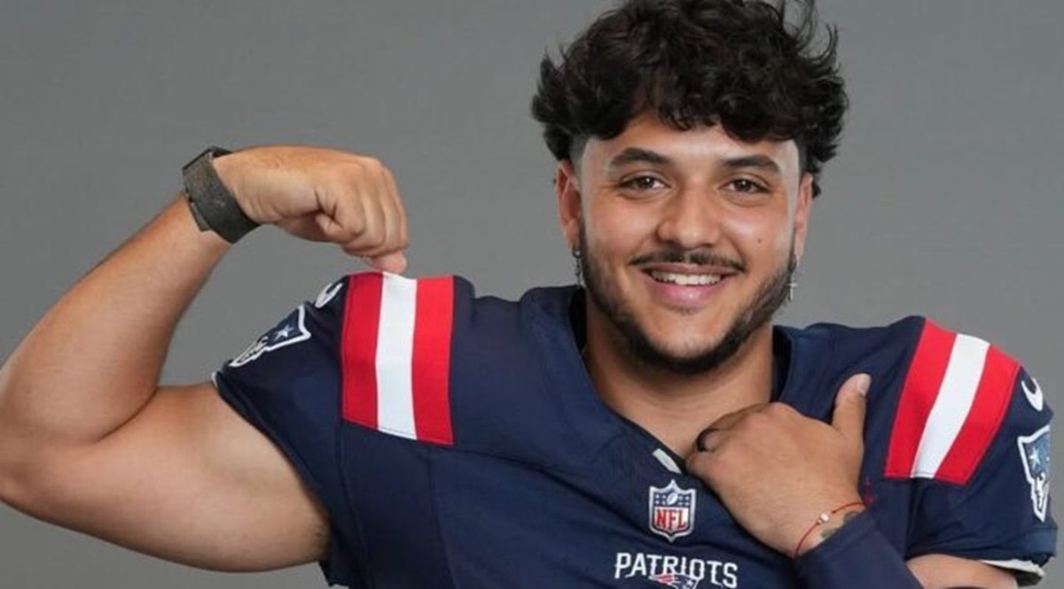 Andy Borregales, the rookie kicker for the New England Patriots, is an immigrant from Venezuela 🇻🇪

His family had to leave Caracas because of the Chávez dictatorship.

He’s now close to making it to the Super Bowl! 🇺🇸