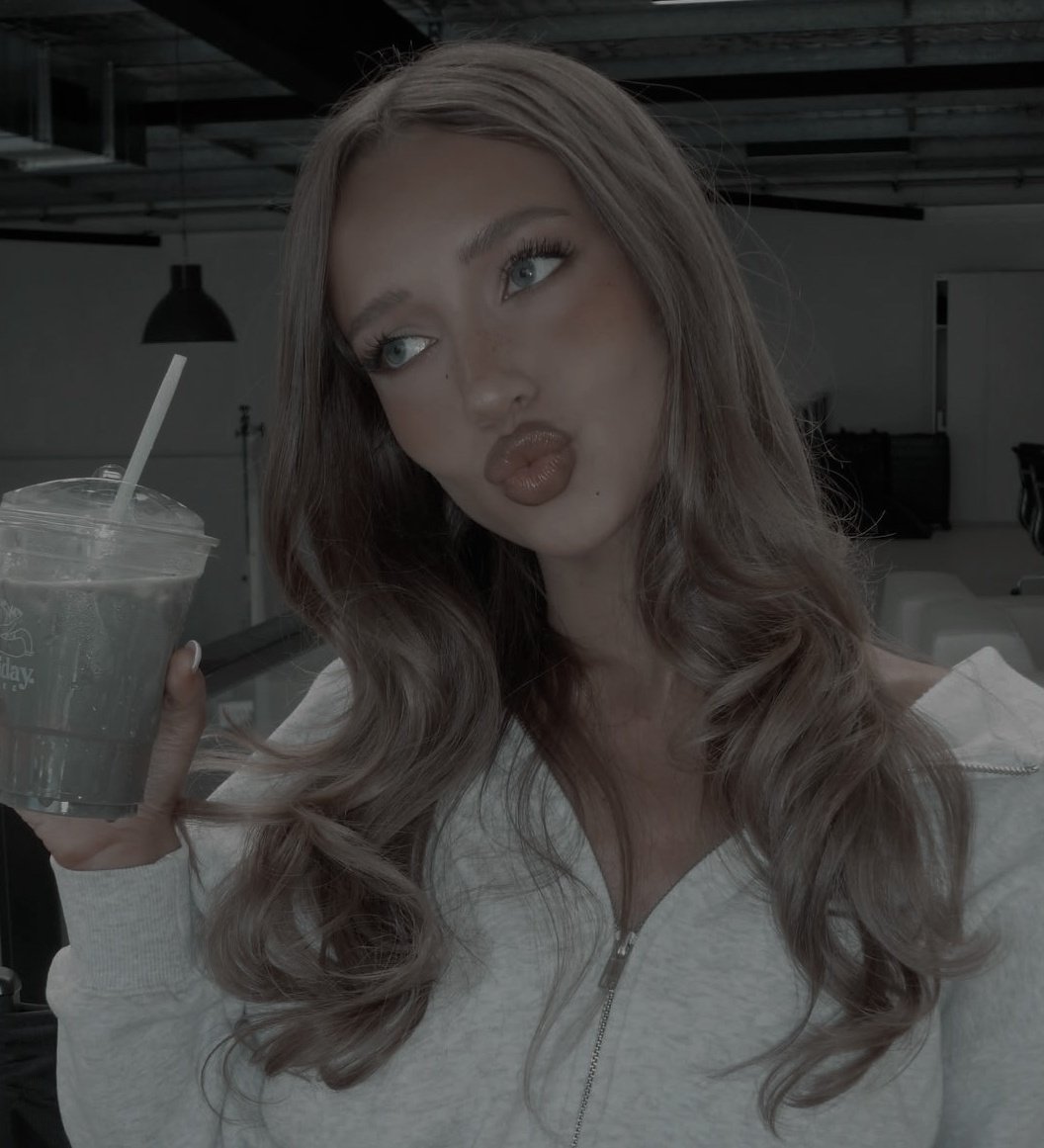 𝐚𝐥𝐢𝐜𝐞 𝒇. 🤰 tweet media