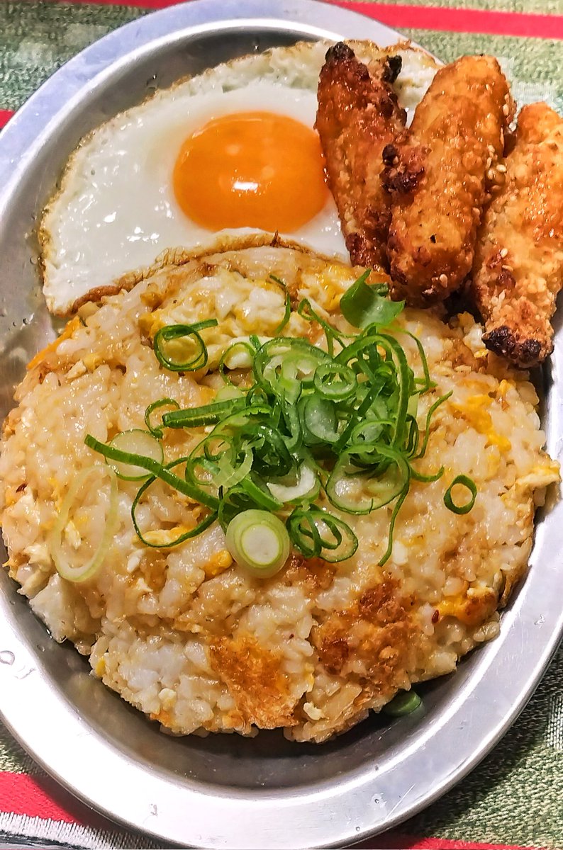 SoraDaruma's tweet photo. おはよう☀ございます✨。栄養バランス？知らんが腹は満たす🤣 https://t.co/lMJKLQsncX