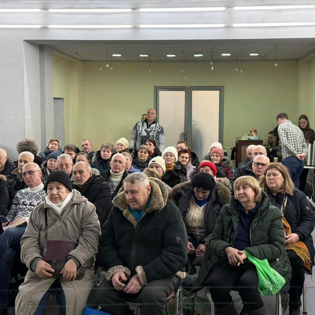HFoundation2025's tweet photo. Sunday worship across our Ukrainian cities &amp; villages—faithful gatherings through freezing cold &amp; attacks.
Grateful for God’s protection &amp; communities that keep trusting Him.
Thank you, Heartstone Family, for standing in faith &amp; hope. 💙💛 #HeartstoneFoundation #PrayForUkraine https://t.co/rg1FAkrUas