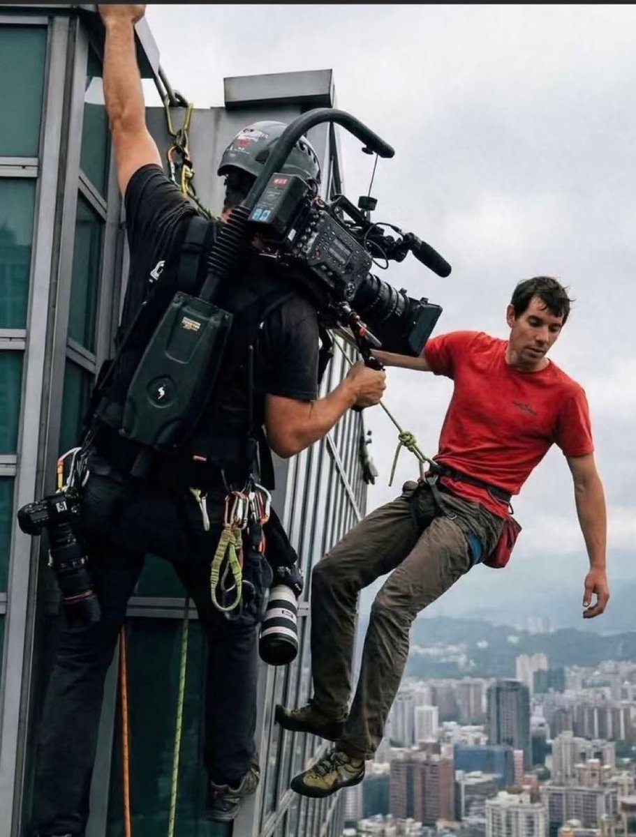 카메라맨이 더 잘하는거 아닌가?