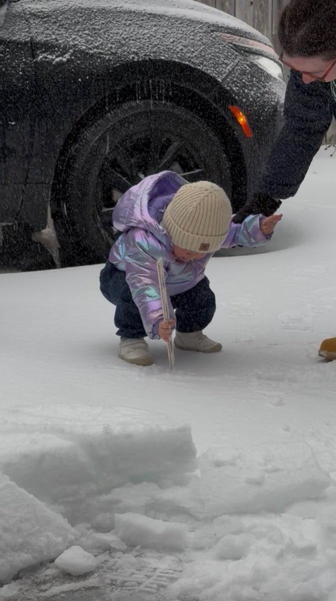 itskmatt's tweet photo. @Kentuckyweather Mattingly James says the ice is just too thick to measure this snow! https://t.co/HVekX8dx5N