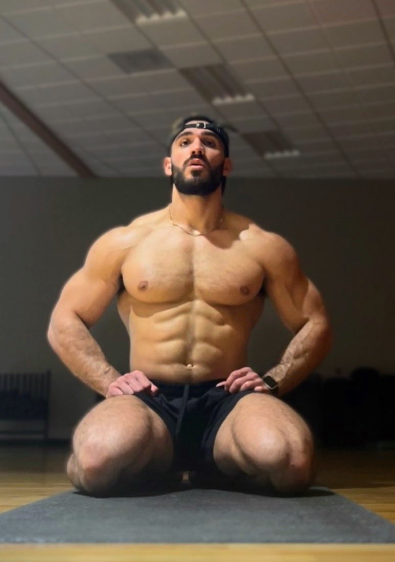 Nutting_2C_Here's tweet photo. Pt. 1 of this beautiful man. ๐ฅ
#Gay #HotGayGuys #GayHunks #Masc4Masc #GymGays #StraightMuscle #ArabMen #ArabHot https://t.co/E9FrwrRgUd