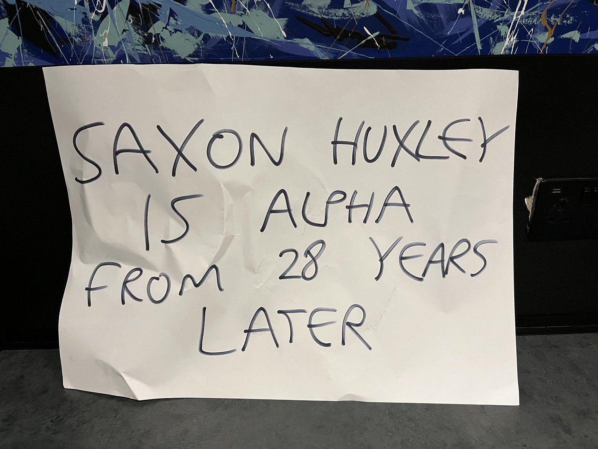 SaxonHuxleyUK's tweet image. SIGNS.
#Chapter189 #ThisIsProgress