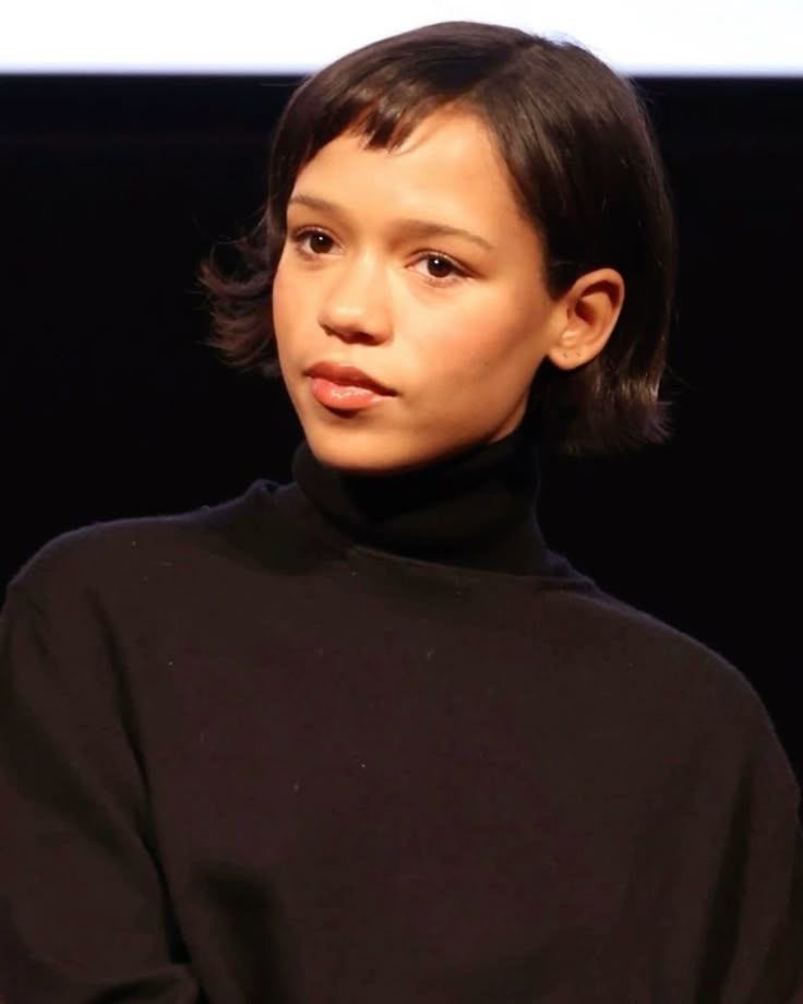 brwonbunnie's tweet image. i just want to give off cute, effortless, adorable vibes but i can’t do that while im FAT