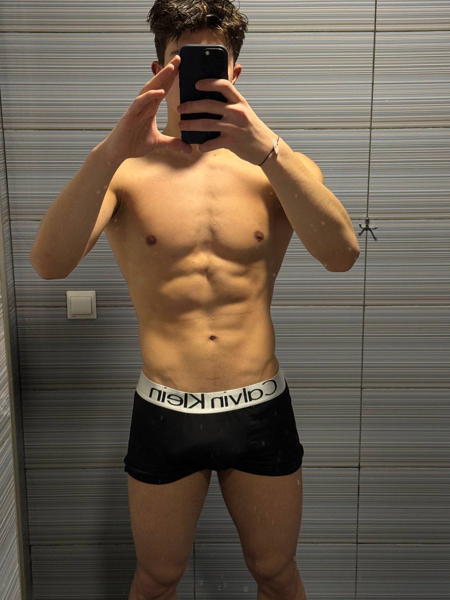 Jakexmeg's tweet photo. @TaynaraUvinha Welcome:) https://t.co/VDUD0ePVD2