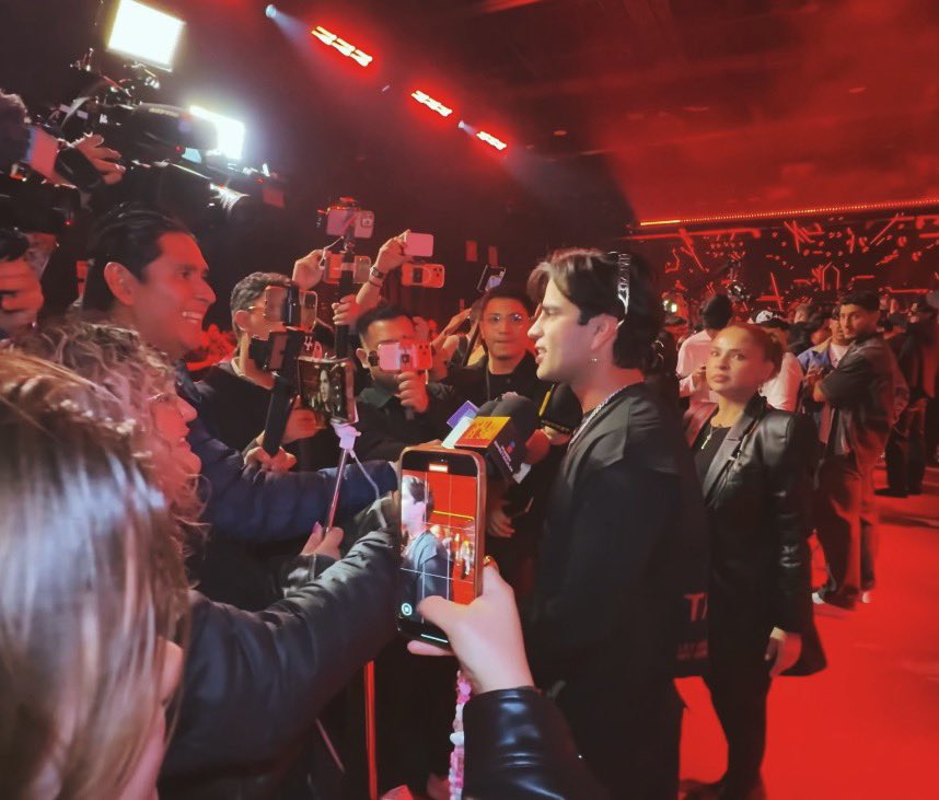 22298jk's tweet image. aaron en su era de idol mexicano