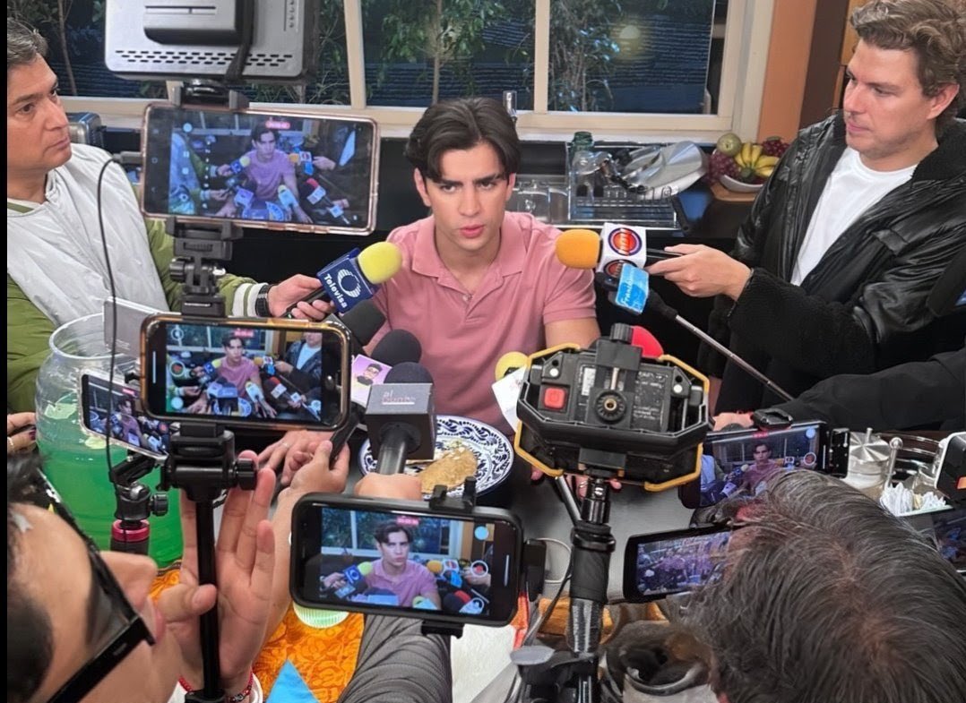 22298jk's tweet image. aaron en su era de idol mexicano