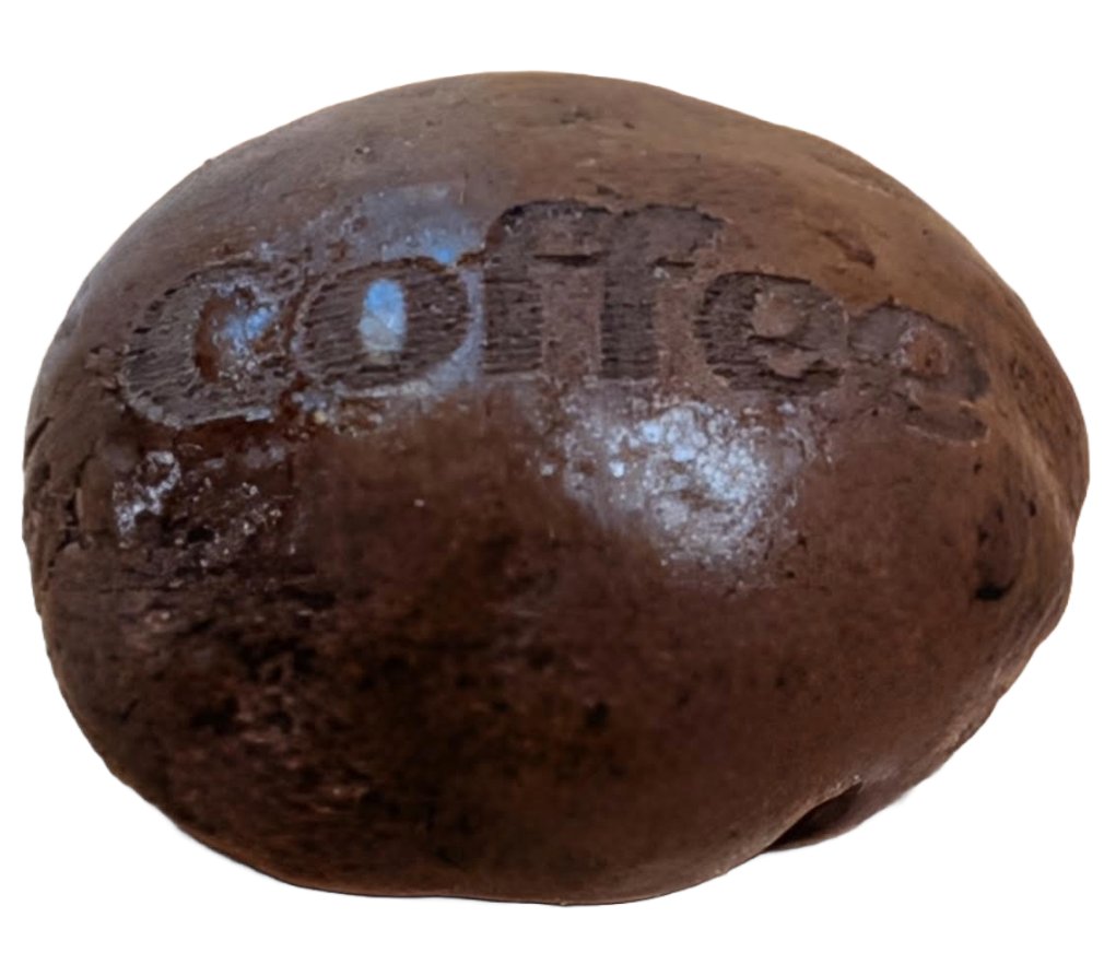 Zo, eventjes iets geprobeerd. Graveren van een koffieboon. :)