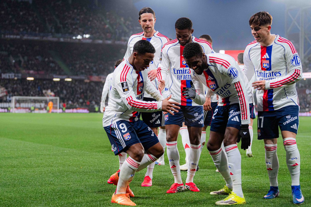 Officiel ClintonMata tweet media