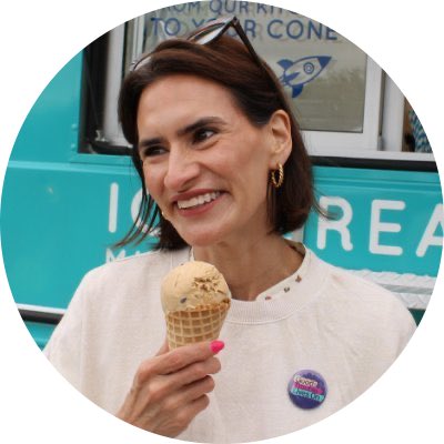 PoliticalGaffe's tweet image. Please arrest @peggyflanagan for the choice of this profile pic. 

In no way can an honest person actually choose this pic to represent themselves.  
Unless mentally disqualified to serve the public.

Please spread this message far and wide on her #SignalChat