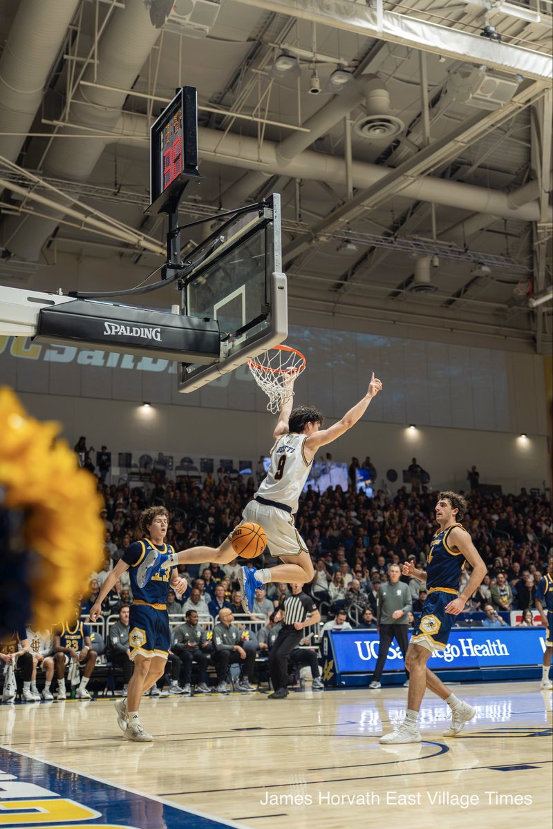 snappedbyjames's tweet photo. For @EVT_News @SD_SportingNews

 @UCSDmbb falls to the UCI Anteaters 61-59. 

#ShotonSony 

#basketball #photography #ncaabasketball #bigwest https://t.co/f7nuf1I3fA