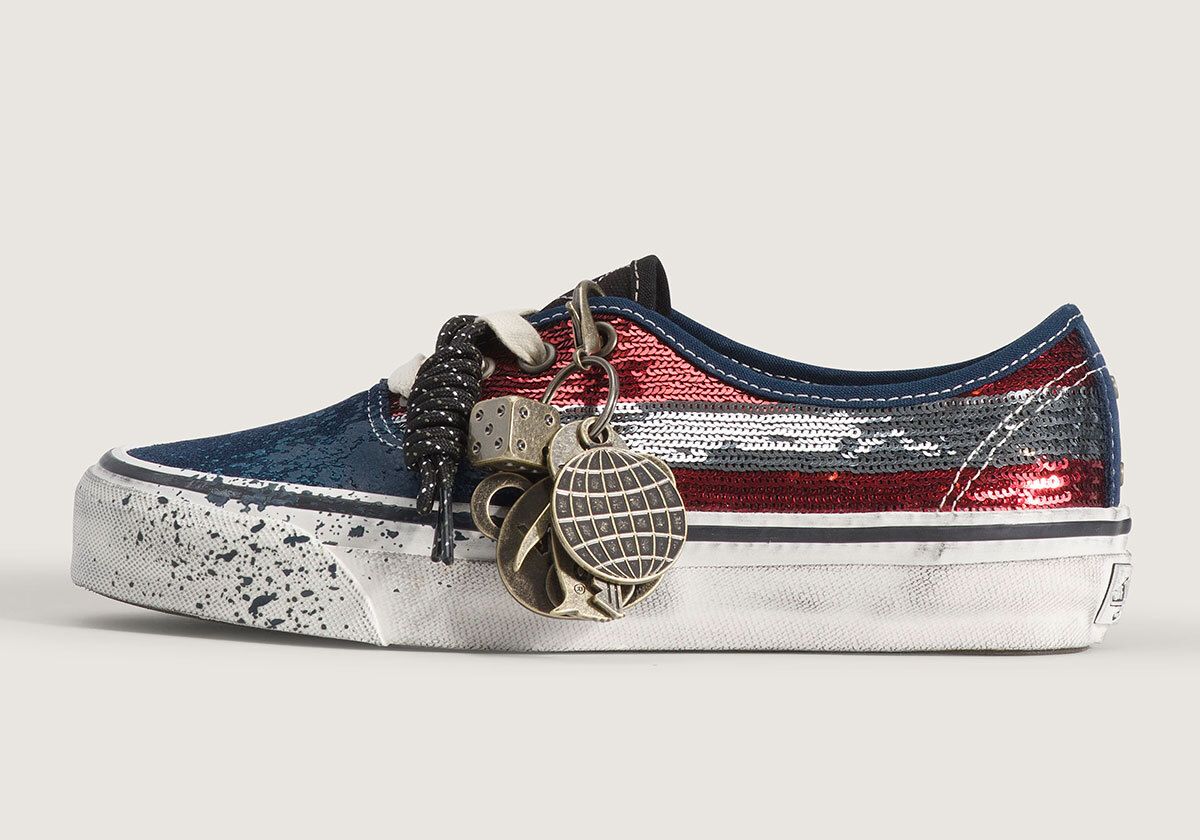 Sneaker News tweet media