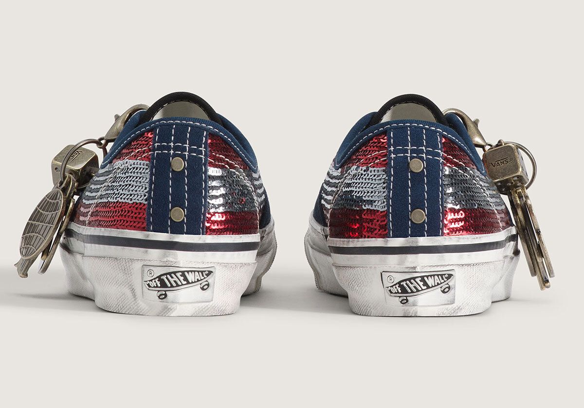 Sneaker News tweet media