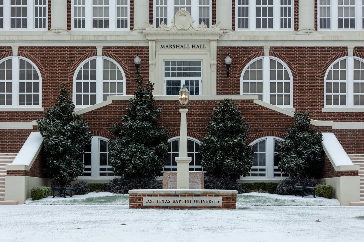 We loved seeing so many Tigers out and about around campus today! ❄️🛷
